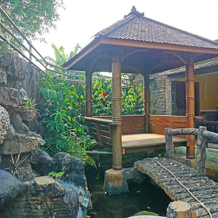 Oyo 90369 An Nur Family Homestay Syariah Cigombong Exteriör bild