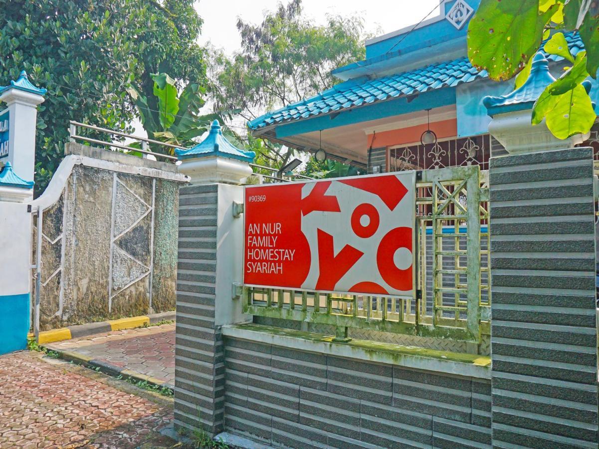 Oyo 90369 An Nur Family Homestay Syariah Cigombong Exteriör bild