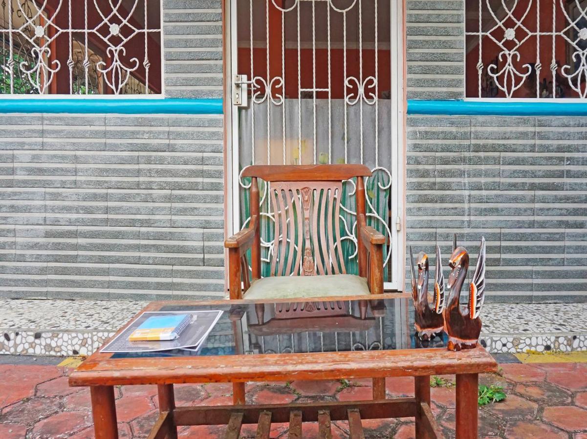 Oyo 90369 An Nur Family Homestay Syariah Cigombong Exteriör bild