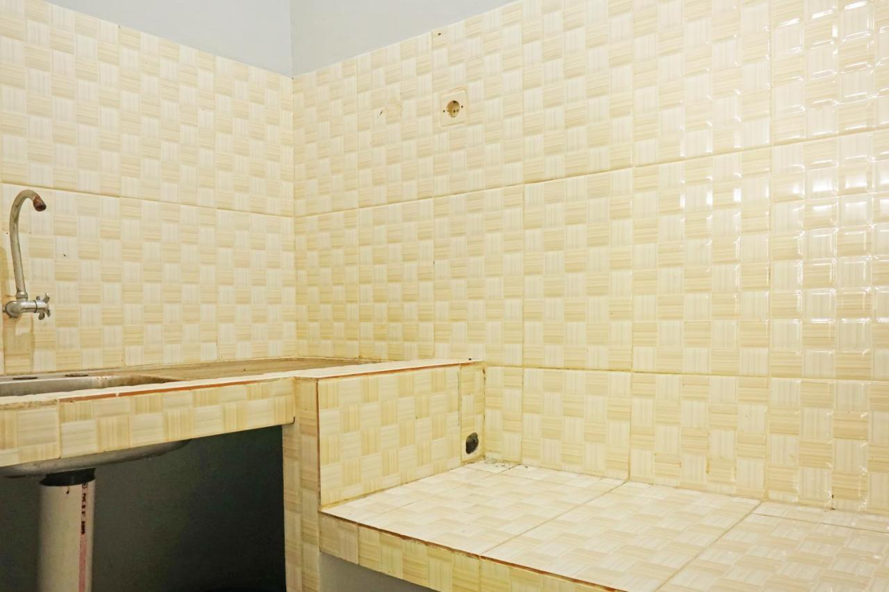 Oyo 90369 An Nur Family Homestay Syariah Cigombong Exteriör bild