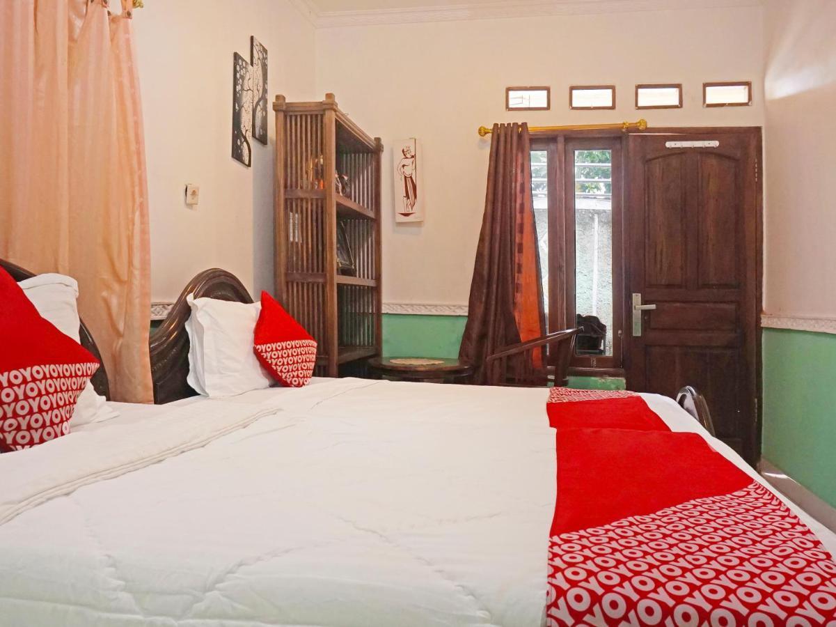 Oyo 90369 An Nur Family Homestay Syariah Cigombong Exteriör bild