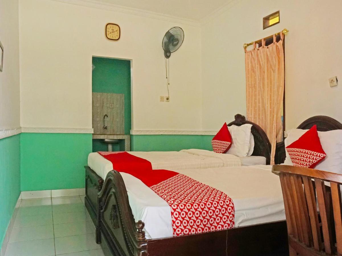Oyo 90369 An Nur Family Homestay Syariah Cigombong Exteriör bild